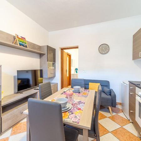 Casa Di Jennifer 3 Apartment Parma Bagian luar foto